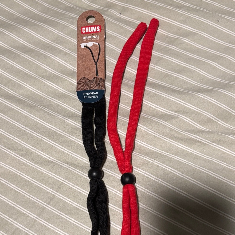 Chums Original Eyewear Retainer - Black and Red